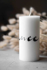 Säulenkerze weiß, 7 x 15 cm | Dekor "Balance"
