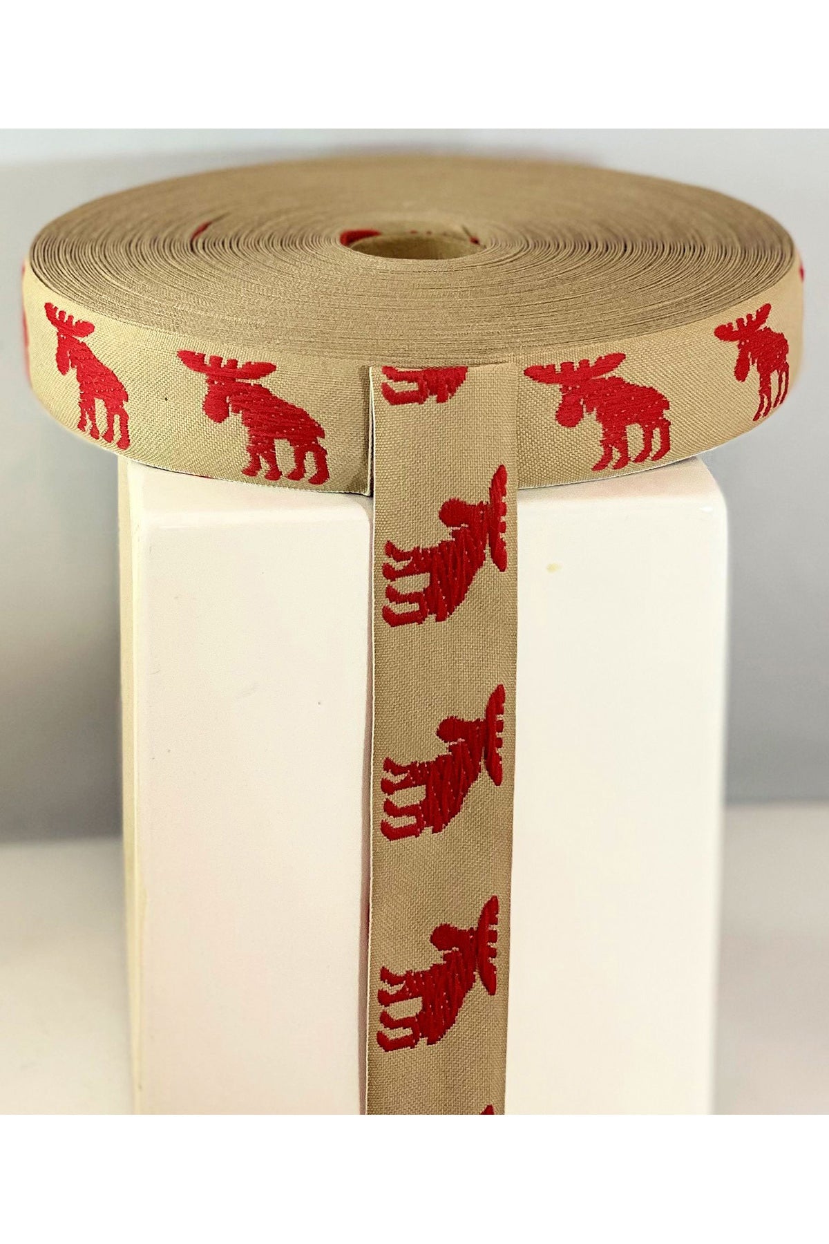 Ribbon moose beige/red moose | 22 mm wide, 25 m roll